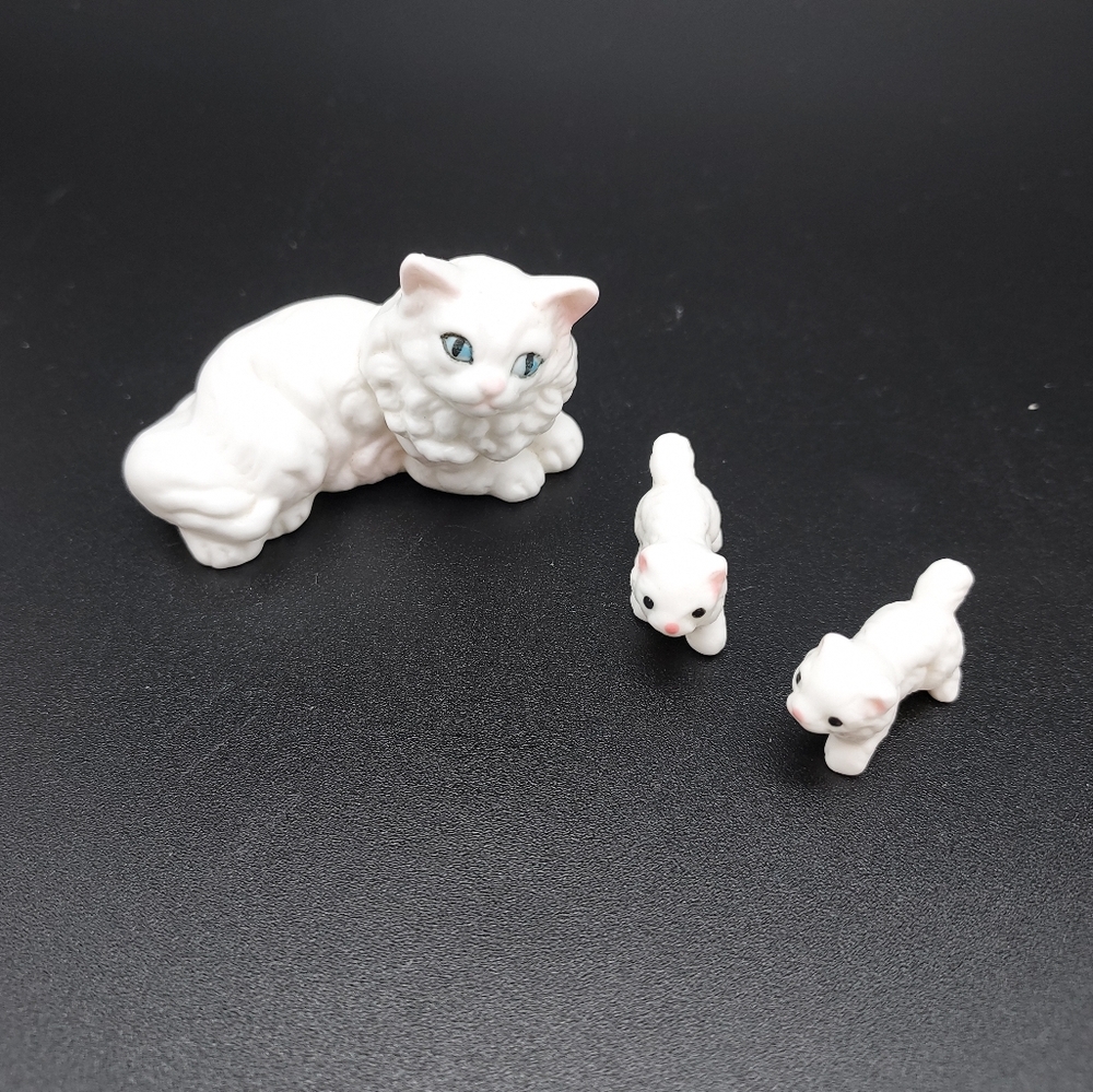 Vintage Fine Bone China Miniature Porcelain White Persian Cat,2 Kitten Figurines